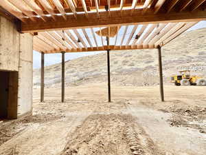 View of yard featuring a mountain view and a pergola