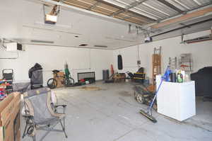 Garage / shop