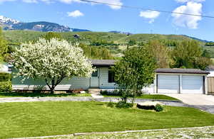 View of front facing west.