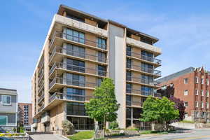 View of apartment building / complex