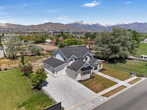 Bird's eye view of a mountainous background