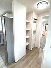 Closet with a heating unit