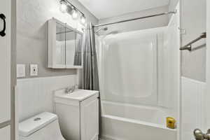 Photo 16 of 370 E LAMBOURNE AVE