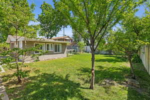 Photo 35 of 370 E LAMBOURNE AVE