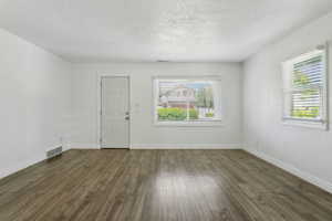 Photo 5 of 370 E LAMBOURNE AVE