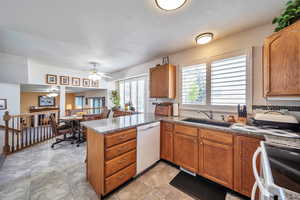 Kitchen/Bar Dining