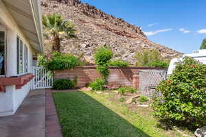 View of yard with a mountain view