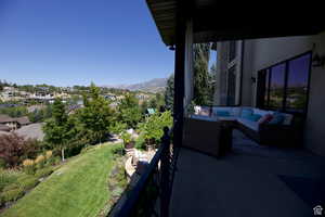 Balcony with a mountain view and outdoor lounge area