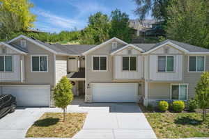 Photo 3 of 652 S PLUM CREEK LN