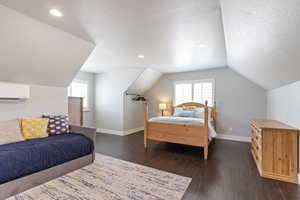Bright & Open LayoutThis thoughtfully designed studio features an open floor plan with ample natural light and a seamless flow between living, dining, and sleeping areas.