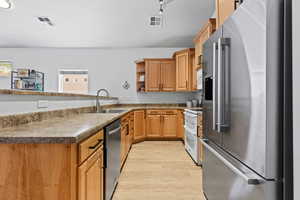 Lots of Cabinet Space