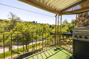 Photo 19 of 4689  PORTER AVE