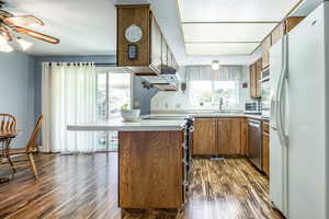Photo 11 of 4689  PORTER AVE