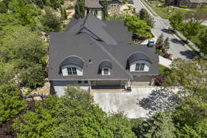 Aerial view of property and surrounding area