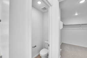 Picture of model Twain. Not of current listing.
