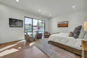 Photo 22 of 800  HOLLYHOCK ST