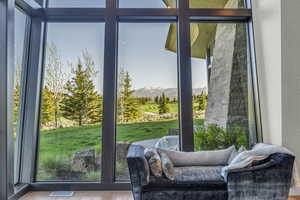 Photo 10 of 800  HOLLYHOCK ST