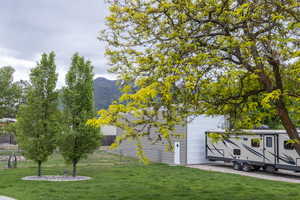 View of yard featuring a mountain view