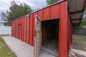 Horse barn 2 stalls