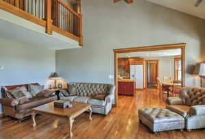 Huge living room- great for family get togethers