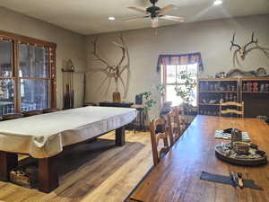 Living space with all furniture included !