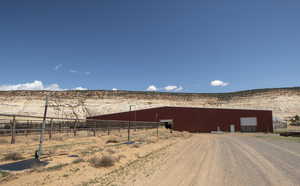 Huge Indoor Riding Arena with additional outdoor corrals, horse lead walkers and more!