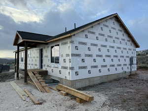 View of home's exterior