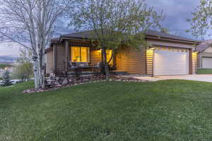 Photo 1 of 1267 E FOXCREST CT
