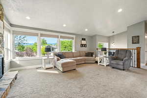 Photo 4 of 742 E RAYGENE WAY
