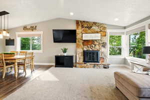 Photo 6 of 742 E RAYGENE WAY