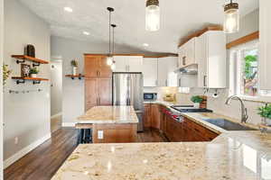 Photo 8 of 742 E RAYGENE WAY