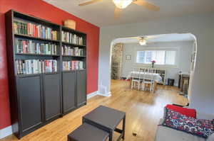 Photo 5 of 152 W PAXTON AVE