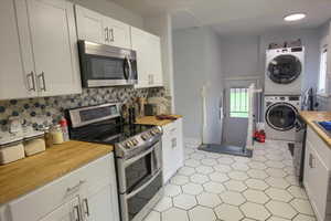 Photo 11 of 152 W PAXTON AVE