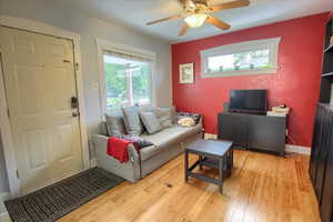 Photo 4 of 152 W PAXTON AVE