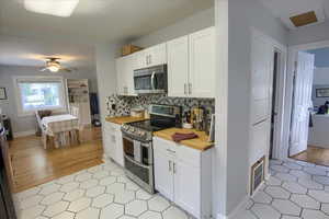 Photo 13 of 152 W PAXTON AVE