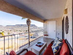 Balcony with a mountain view and an outdoor hangout area