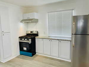 Photo 11 of 936 E ATKIN AVE