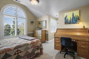 Bedroom/Bathroom on suite