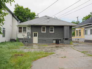 2 parking spaces near house