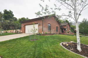 Photo 3 of 2539 E OAK LN