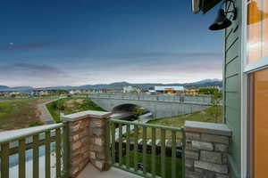 Balcony featuring a mountain view