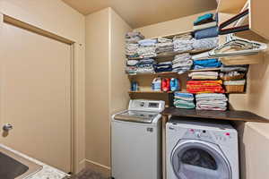 Laundry room w Large wash sink