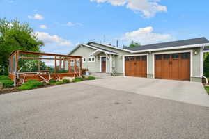 Driveway/Garden Area