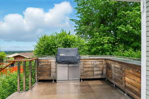 Outdoor Kitchen