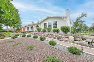 Photo 3 of 7414 S PARKCREST CT