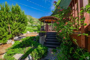 View of yard with a mountain view
