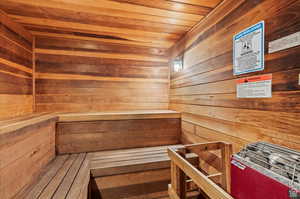 Sauna / steam room