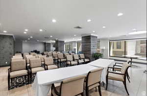Large hosting room for meetings/ events