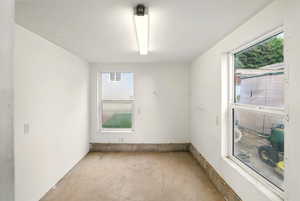 Workshop storage / workroom with concrete flooring