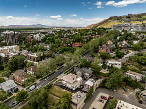 Aerial view of property's location with mountains